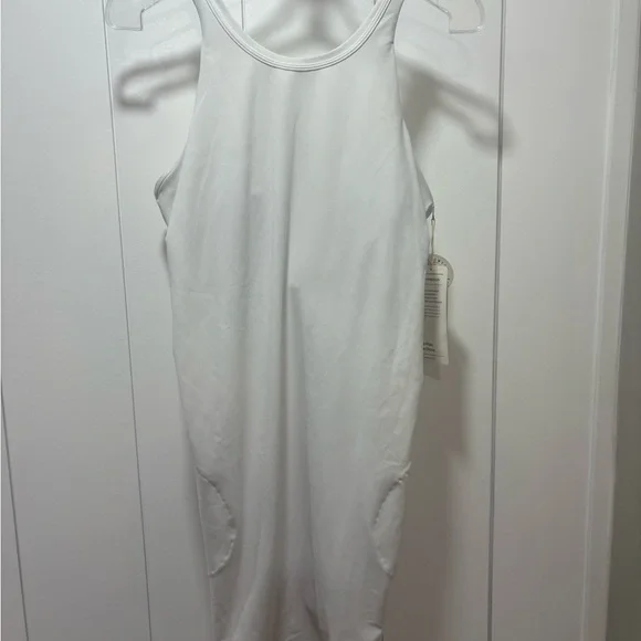 Vuori Volley Dress XL White Built In Bra Tennis Golf Pickleball New NWT - Picture 1 of 6